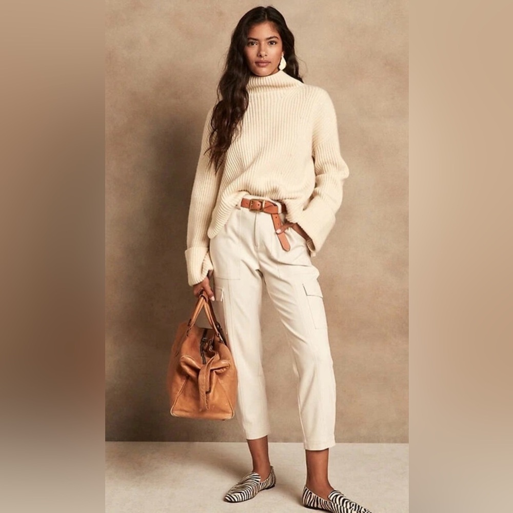 Banana Republic Beige High Rise Tapered Cargo Pants Size 6